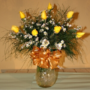 Image of Charming yellow roses