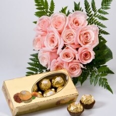 Imagen de Rosas Rosadas y Chocolates